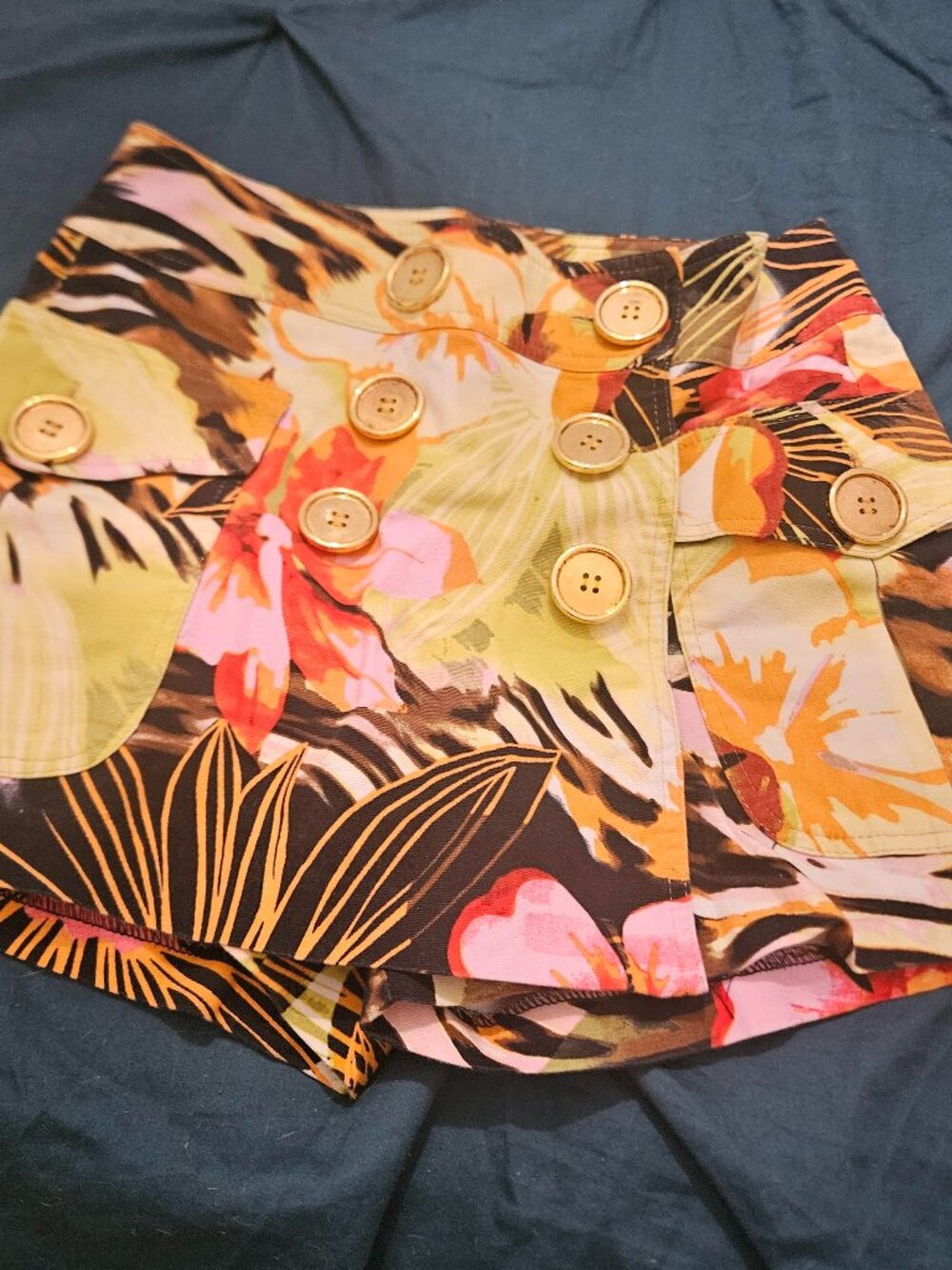 Beautiful tropical colored skort with large gold buttons